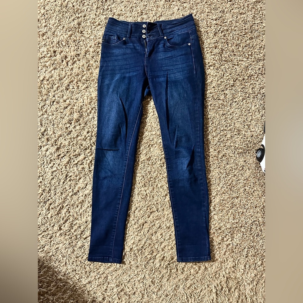 Kancan size 7 women’s jeans